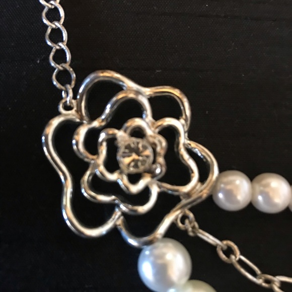 Costume Silver Pearl Necklace - Picture 2 of 2